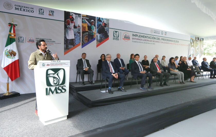 El Instituto Mexicano del Seguro Social (IMSS), representantes de la industria de la construcción y de trabajadores firmaron el Acuerdo Nacional por la Salud, la Seguridad y el Bienestar de las Personas Trabajadoras, para integrar esfuerzos y establecer una nueva cultura de prevención y promoción de la salud en los centros de trabajo mediante el programa de Entornos Laborales Seguros y Saludables (ELSSA).