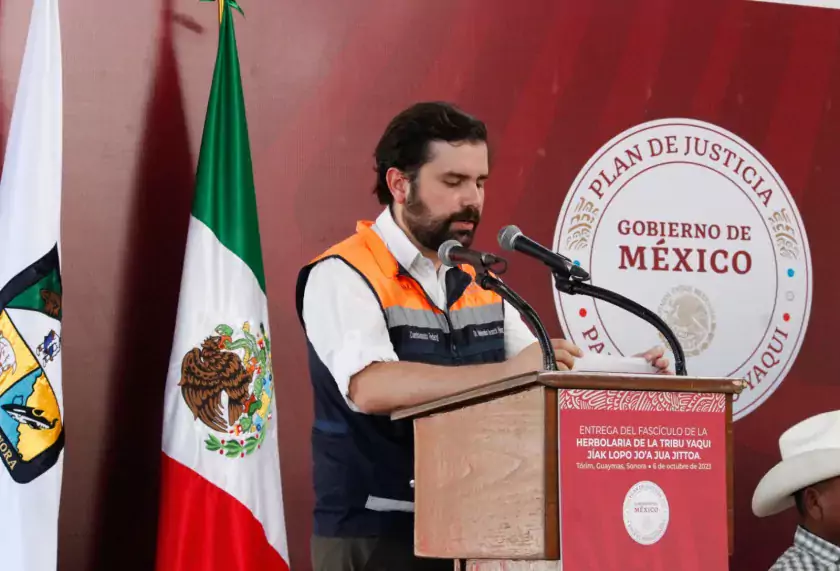 Alejandro-Svarch-Perez en evento de herbolaria del pueblo Yaqui