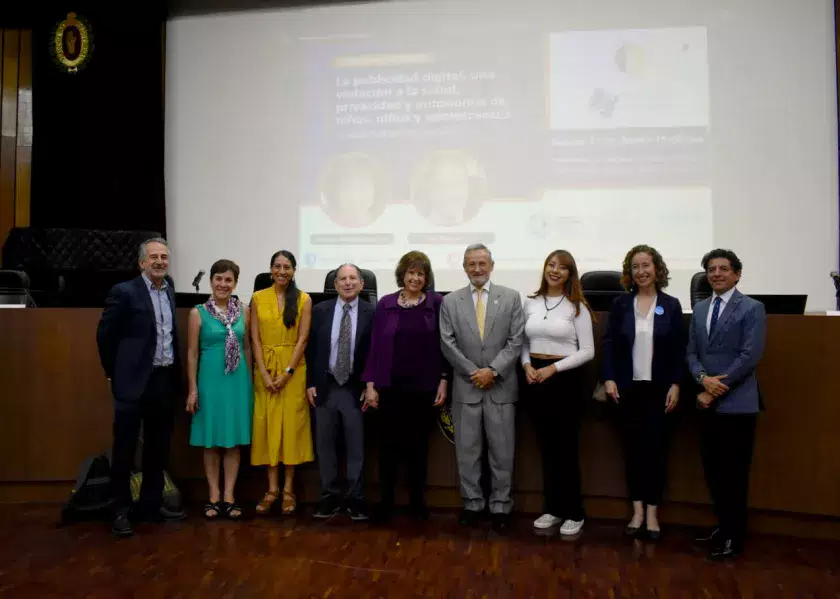 Ponentes de simposio Productos ultraprocesados desplazan ingesta de alimentos saludables